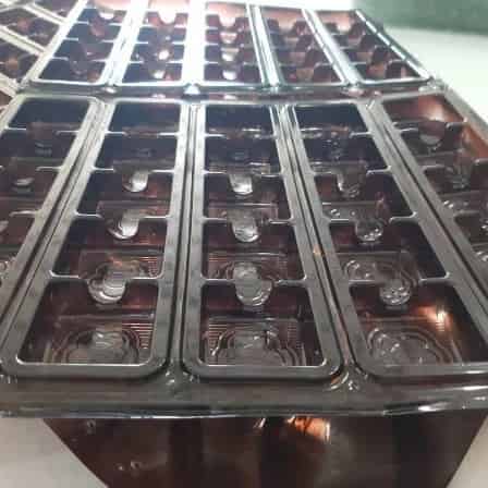 تولید وکیوم جای کیک با ورق پت قهوه ای